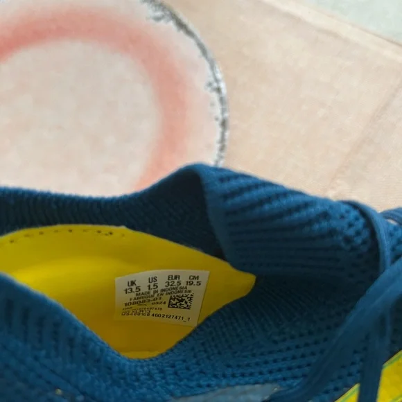 Puma Navy and Gold Soccer Cleats - Picture 4 of 6